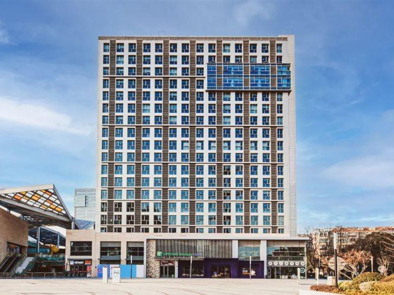 Holiday Inn Express Shanghai Baoyang By Ihg 외부 사진